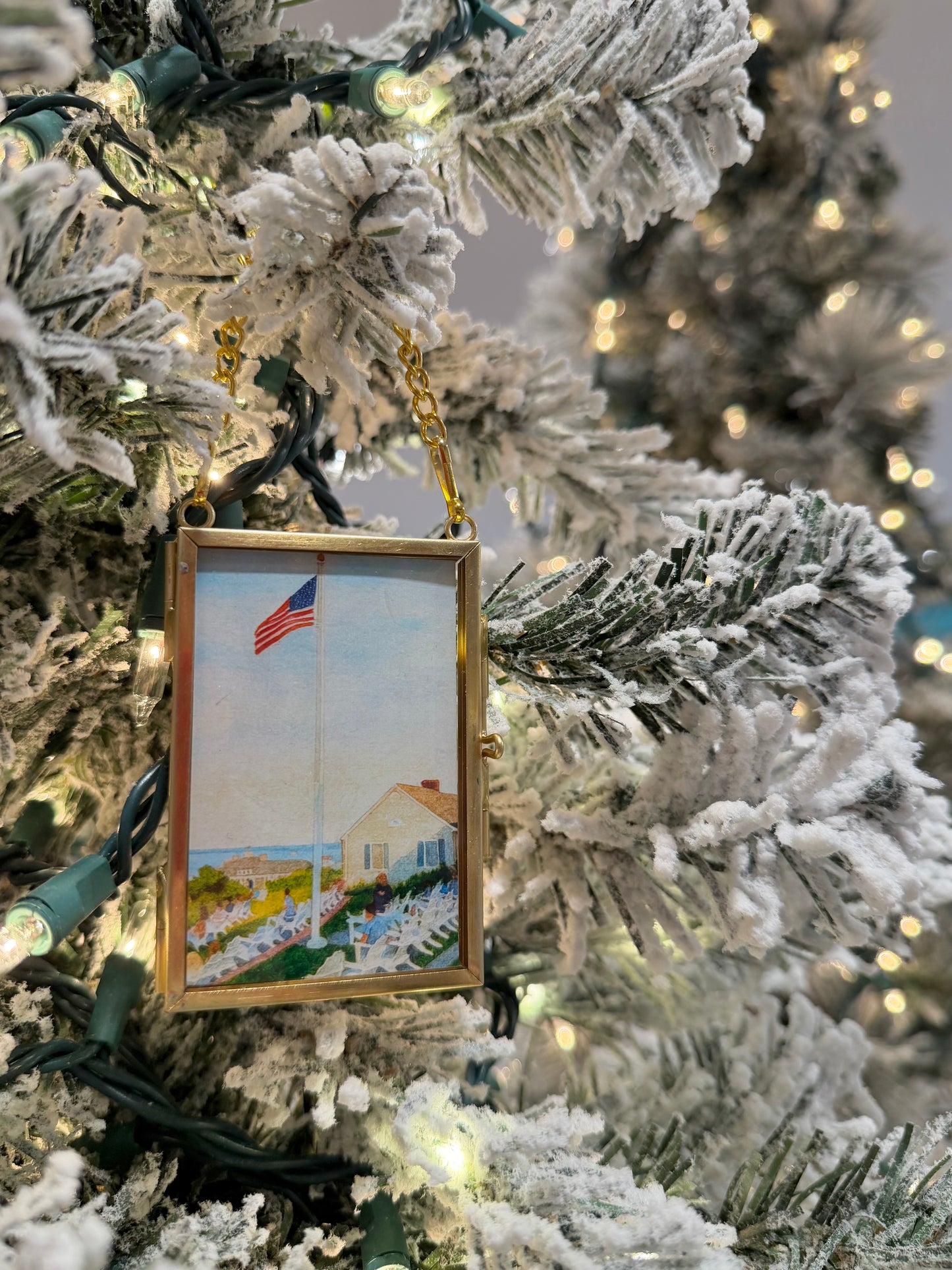 Gold Mini Hanging Frame Ornament