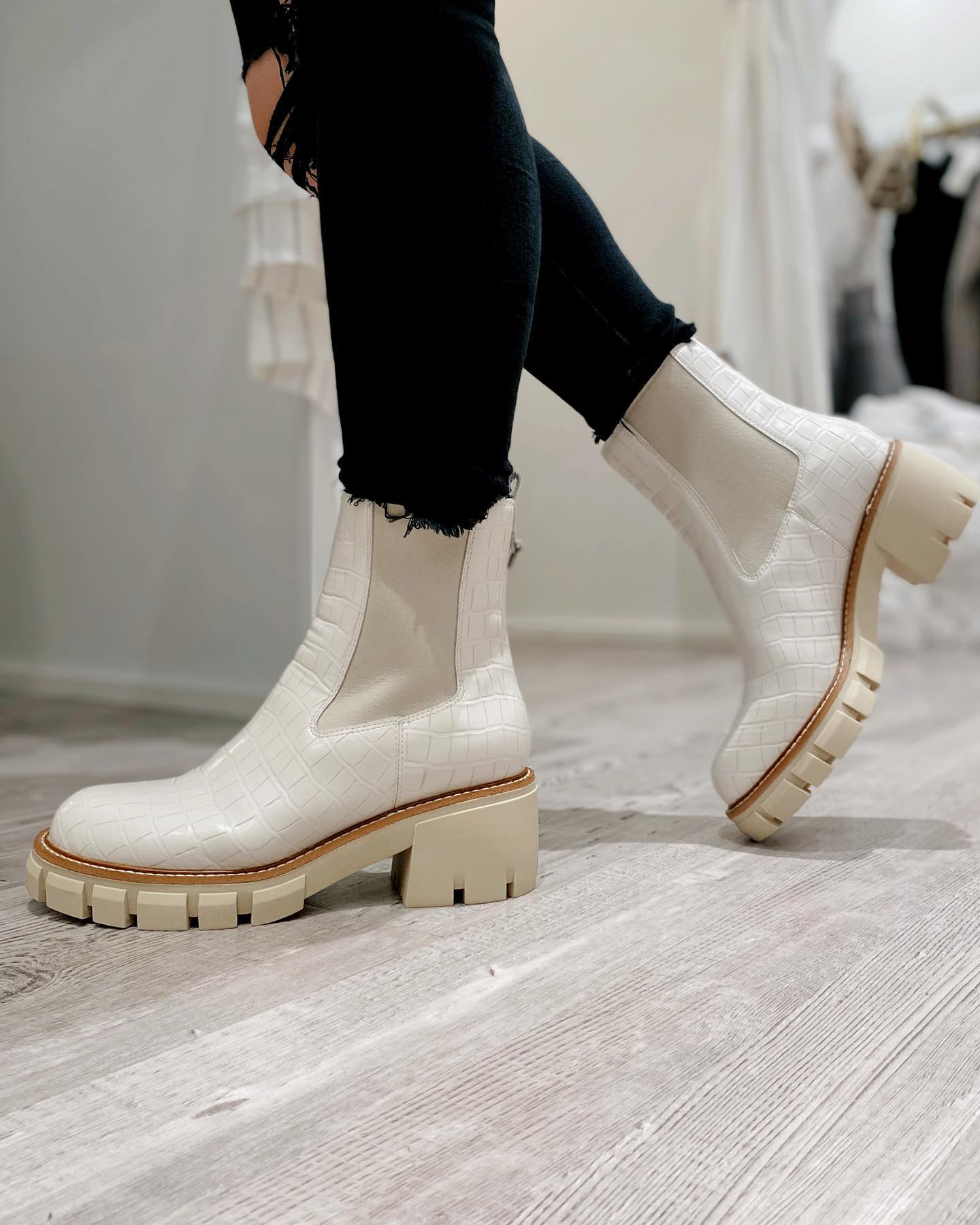 Baltimore Off White Boots
